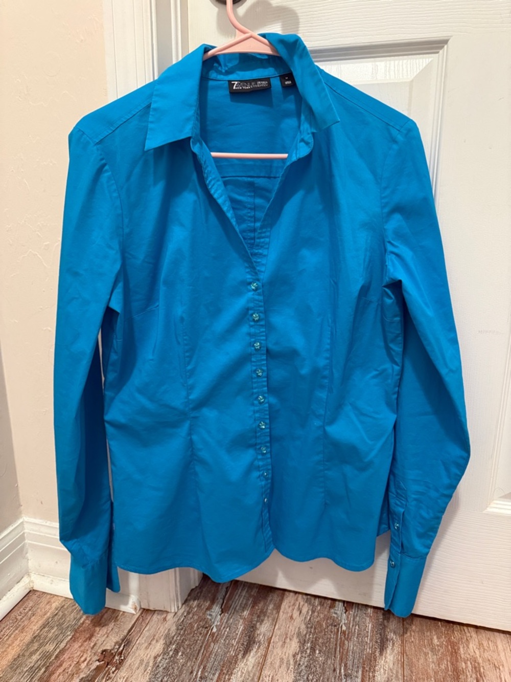 7th Avenue Bright Turquoise Collared fitted Shirt with sparkly buttons